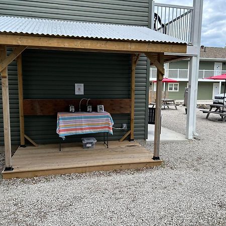 Escarpment Heights Motel Tobermory Dış mekan fotoğraf